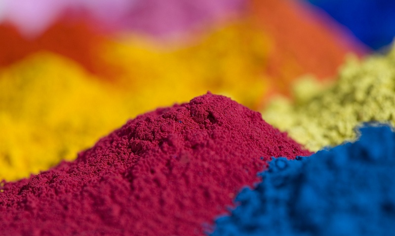 Polyester powder paints